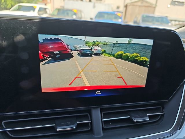 Used 2025 Chevrolet Trax LT w/ LT Convenience Package FWD image 51