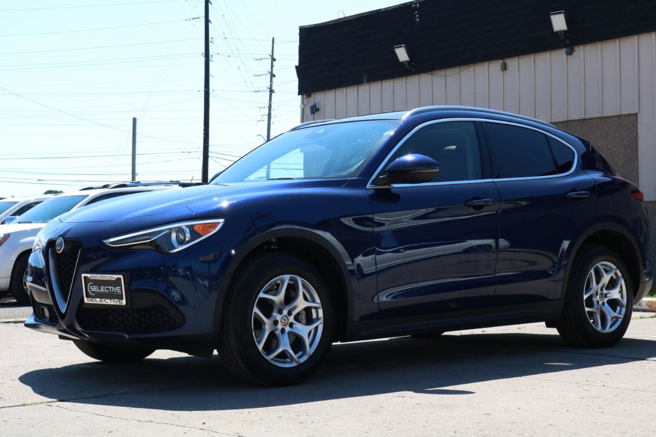 Used 2021 Alfa Romeo Stelvio Sprint w/ Sun & Sound Package AWD/4WD image 21