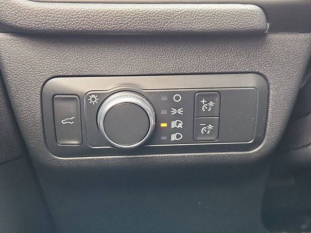 Used 2022 Ford Escape SE w/ SE Sport Appearance Package FWD image 18