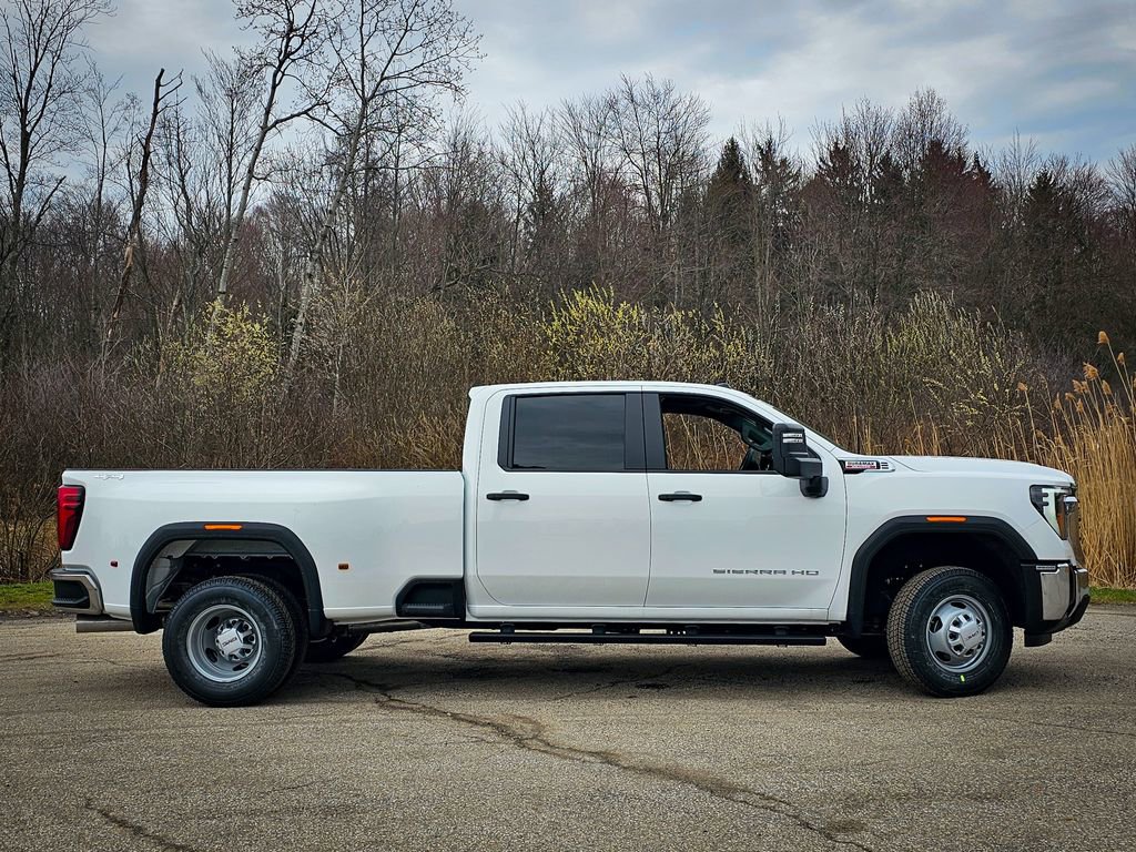 New 2026 GMC Sierra 3500 Pro AWD/4WD image 2