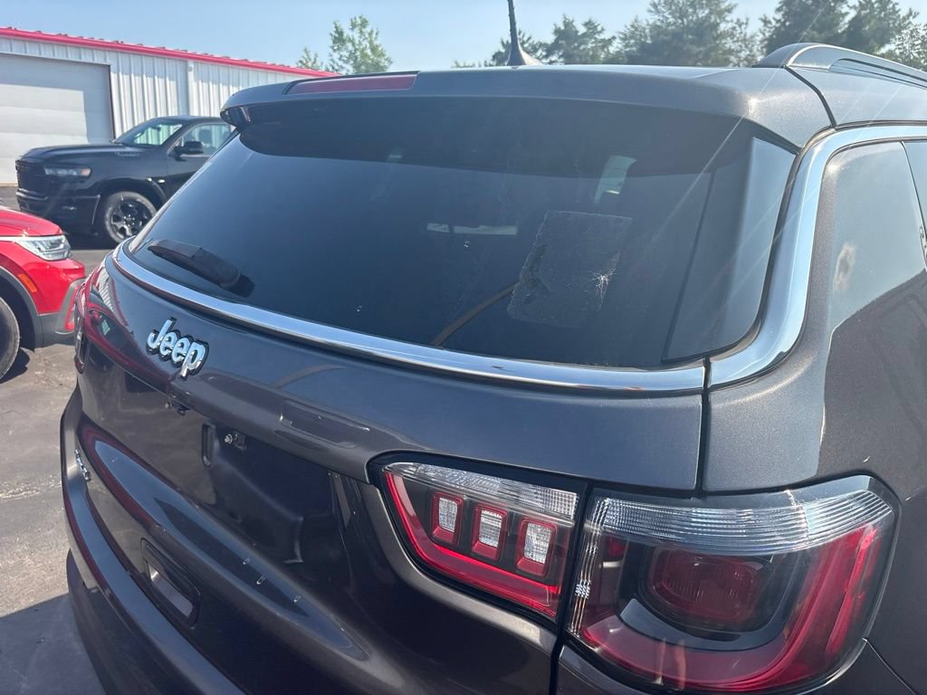 Used 2023 Jeep Compass Latitude AWD/4WD image 5