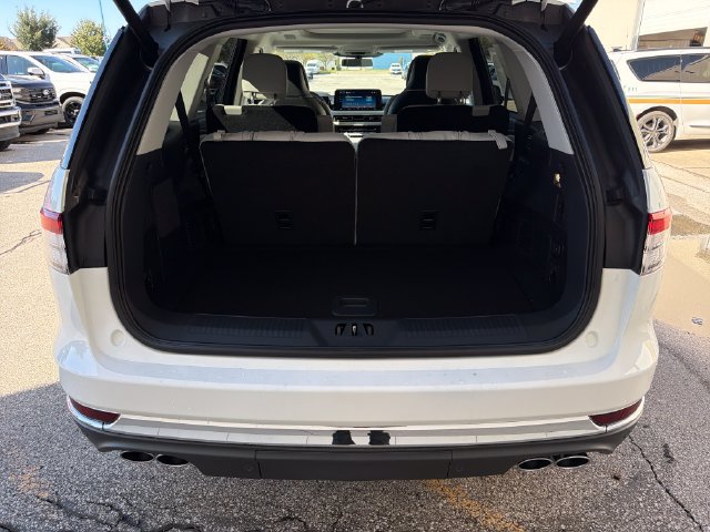 New 2027 Lincoln Aviator Reserve AWD/4WD image 8