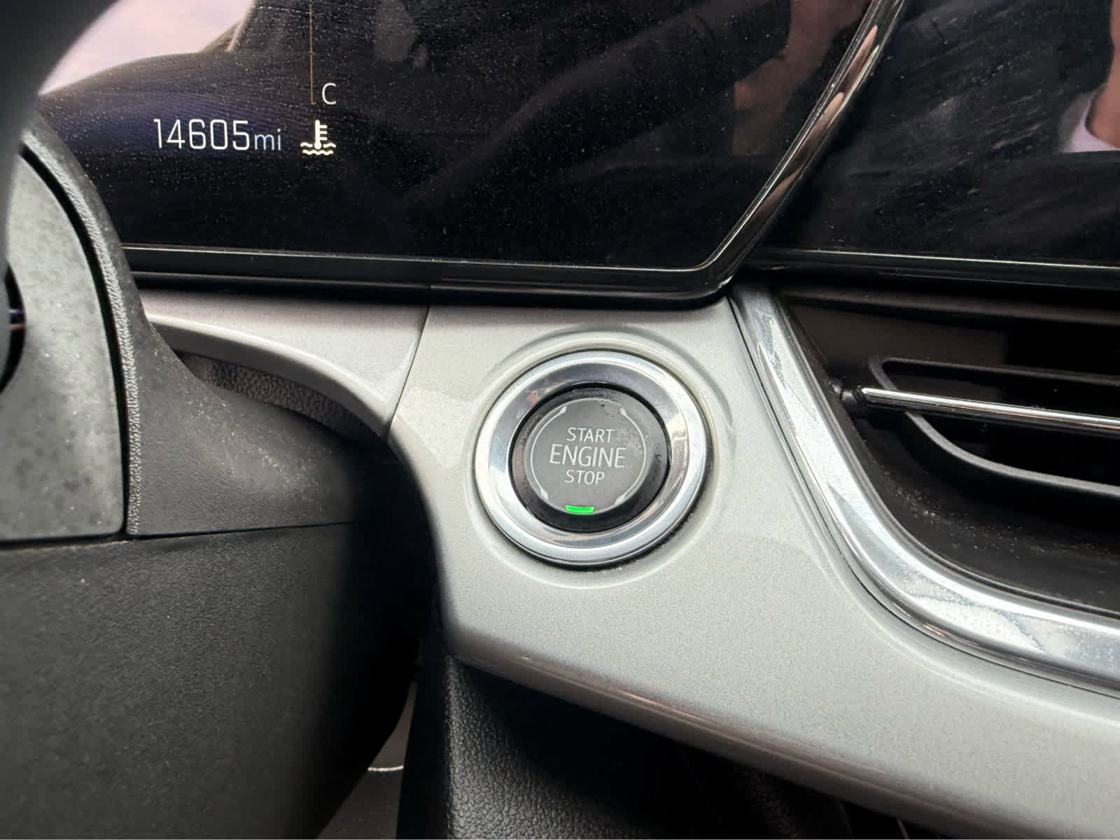 Used 2025 Chevrolet Trax LT image 11