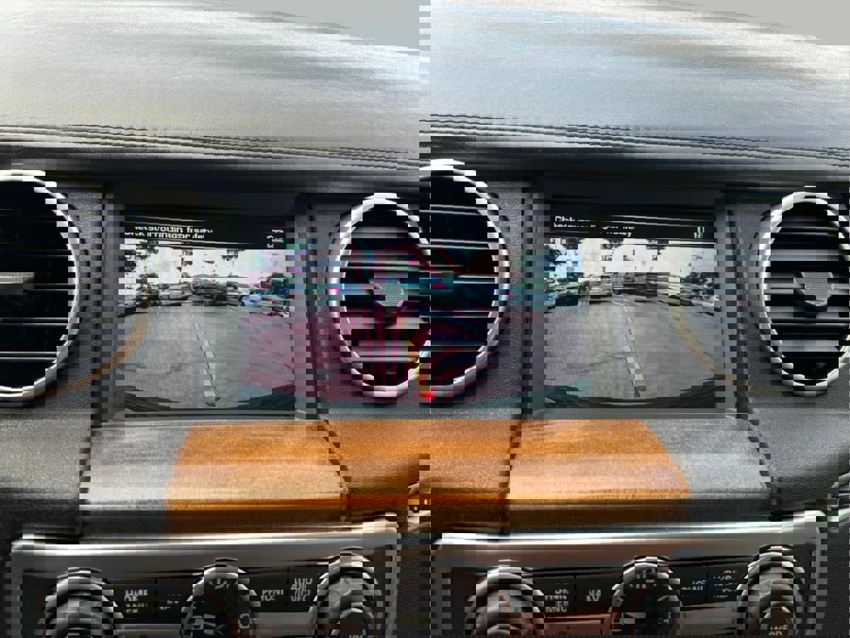 Used 2016 Land Rover LR4 HSE LUX image 34