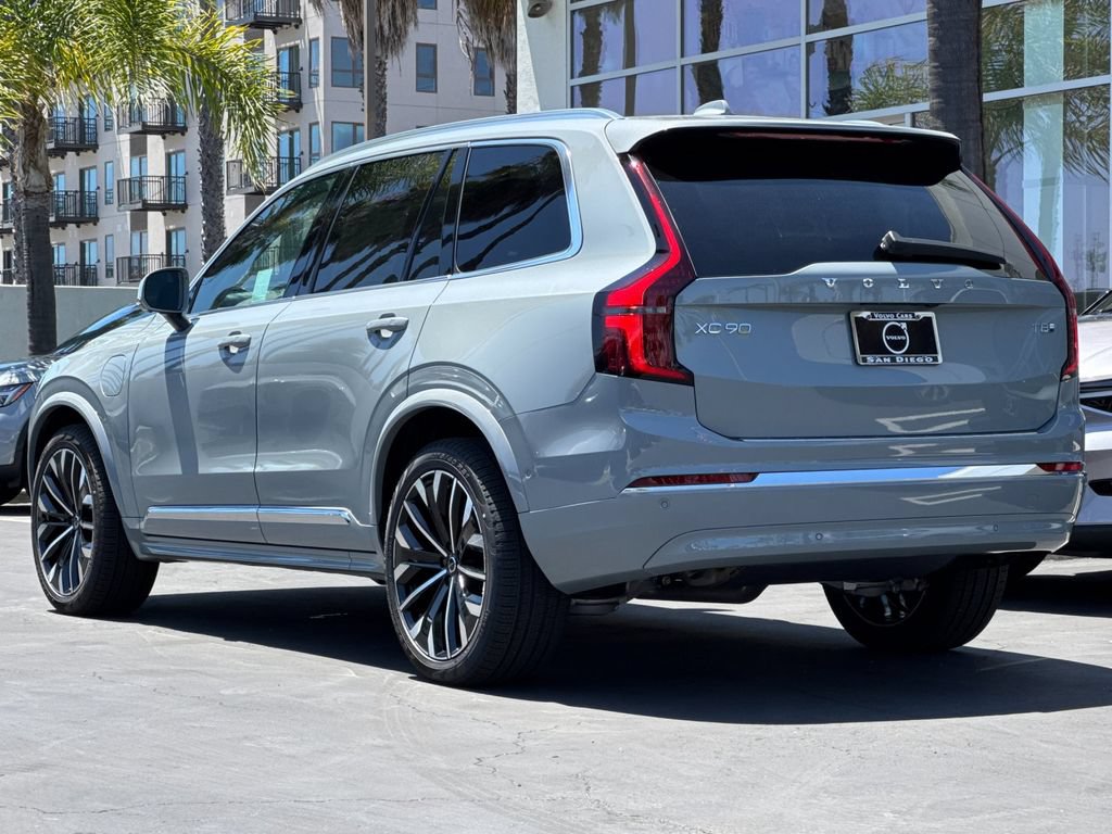 New 2026 Volvo XC90 T8 Plus AWD/4WD image 3