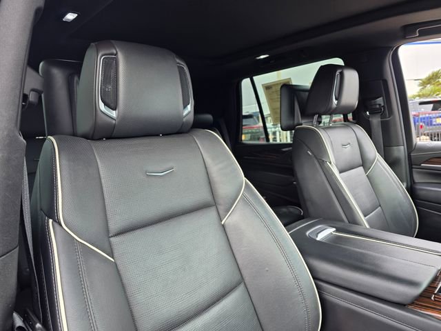 Used 2023 Cadillac Escalade Premium Luxury image 11