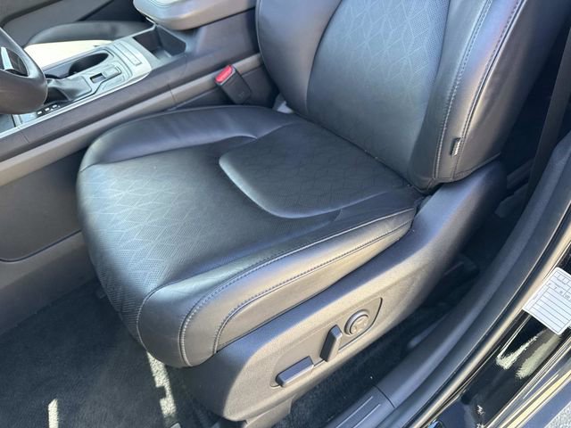 Used 2025 Kia Carnival image 23