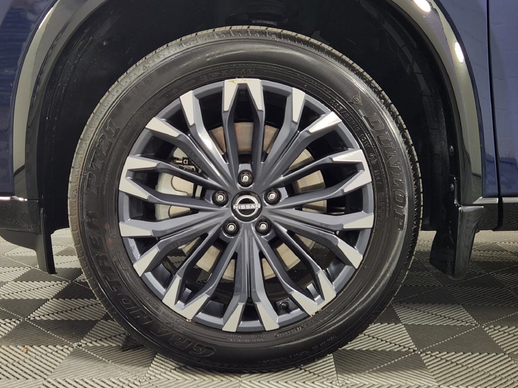 Certified 2025 Nissan Rogue Platinum w/ Tech Package AWD/4WD image 20