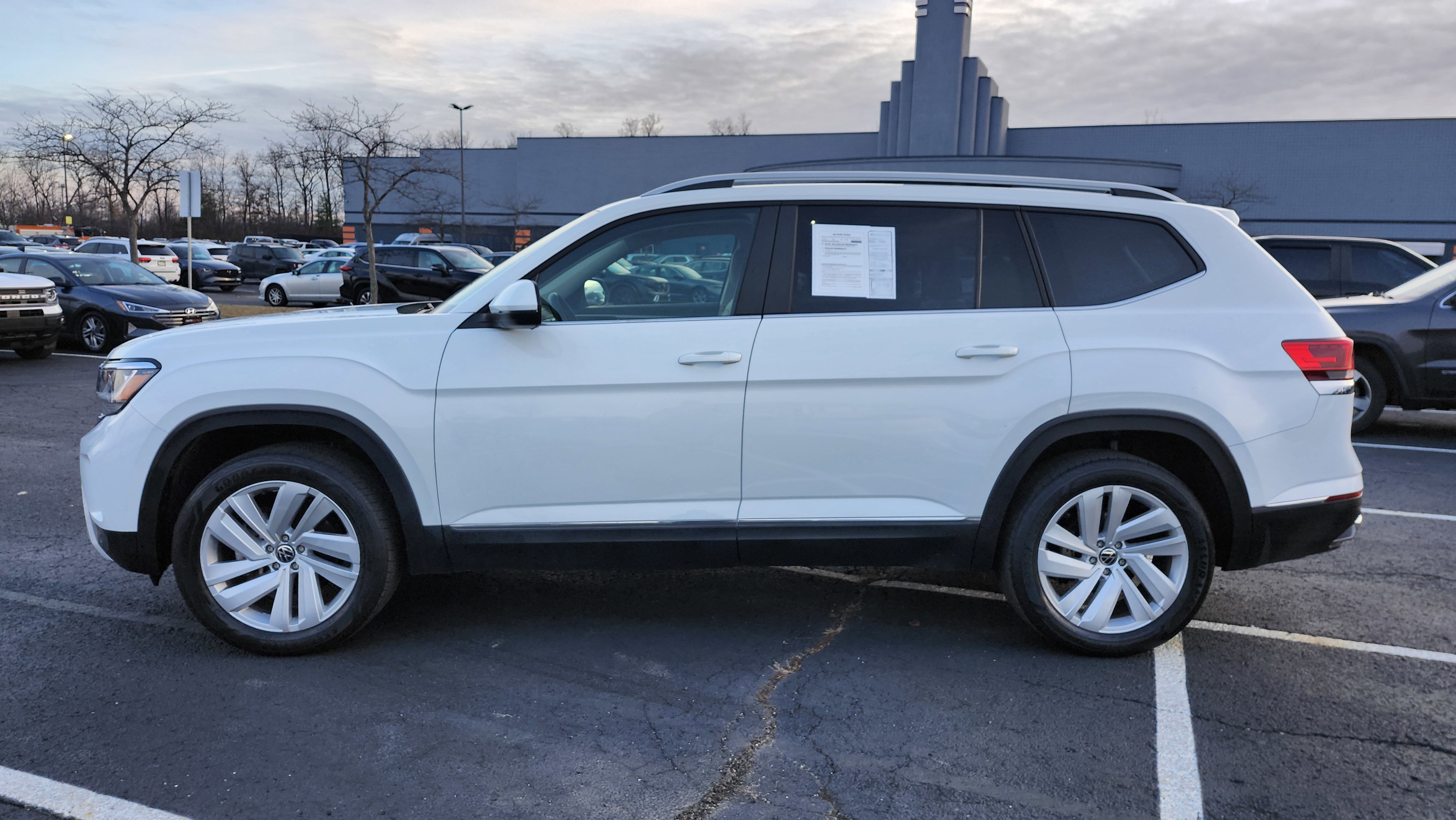 Used 2021 Volkswagen Atlas SEL image 16