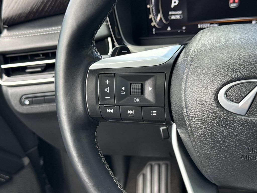 Used 2023 INFINITI QX60 Sensory w/ Cargo Package AWD/4WD image 10