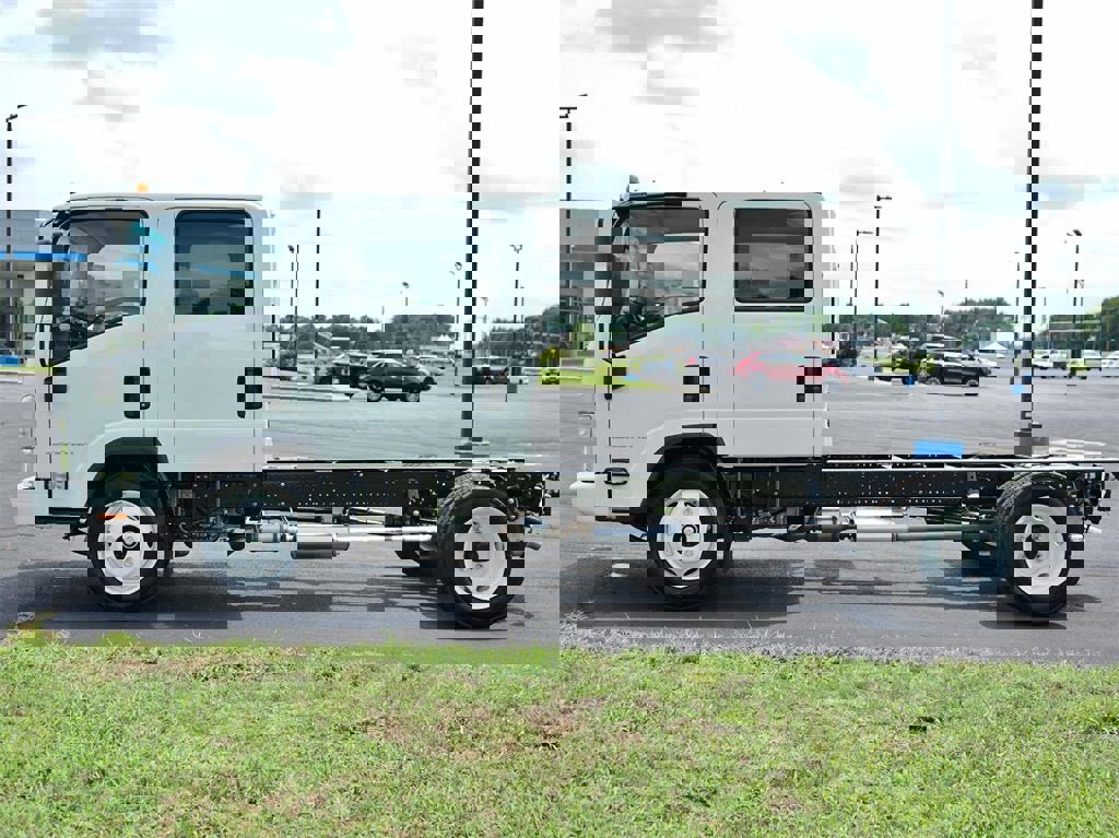 New 2025 Chevrolet Low Cab Forward image 5