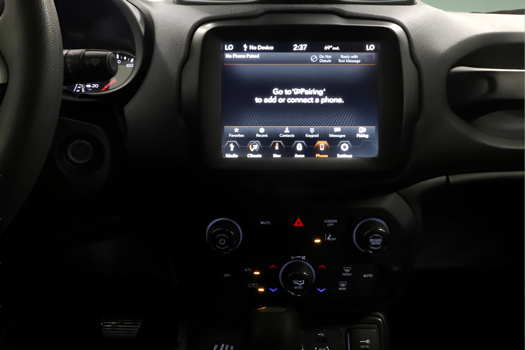 Certified 2023 Jeep Renegade Latitude AWD/4WD image 21