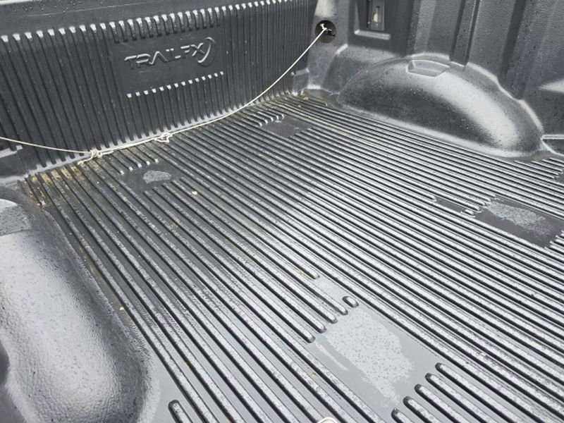 Used 2019 Ford F150 Lariat AWD/4WD image 9