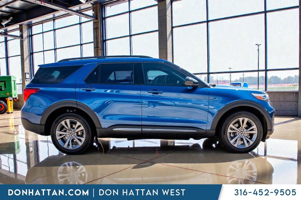 Used 2023 Ford Explorer XLT w/ Equipment Group 202A AWD/4WD image 35