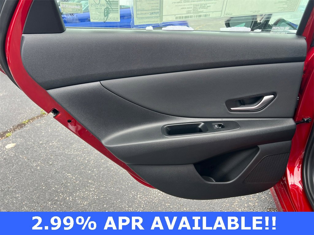 Certified 2025 Hyundai Elantra Limited image 21