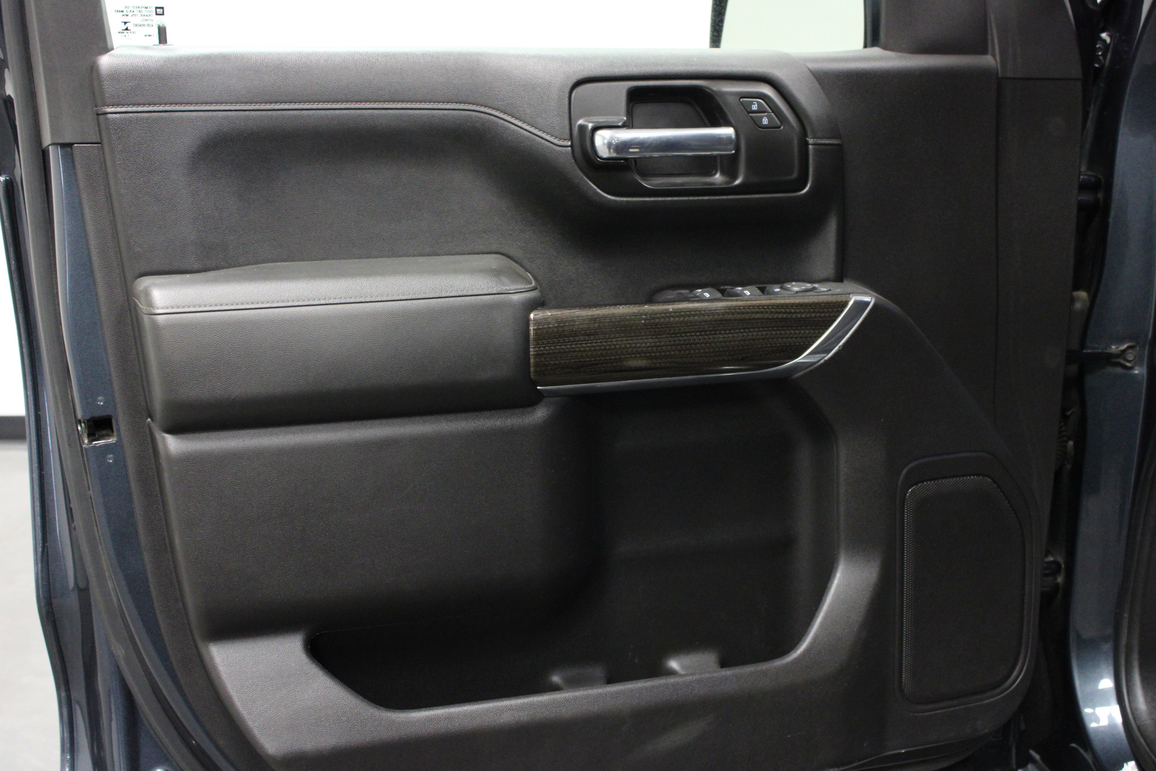 Used 2020 Chevrolet Silverado 1500 LT w/ All-Star Edition image 11