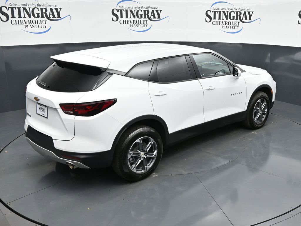 Used 2025 Chevrolet Blazer LT FWD image 24