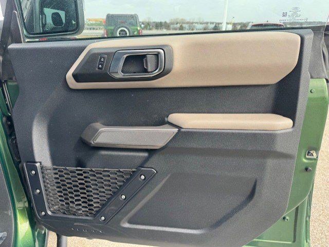 Used 2023 Ford Bronco Wildtrak image 27