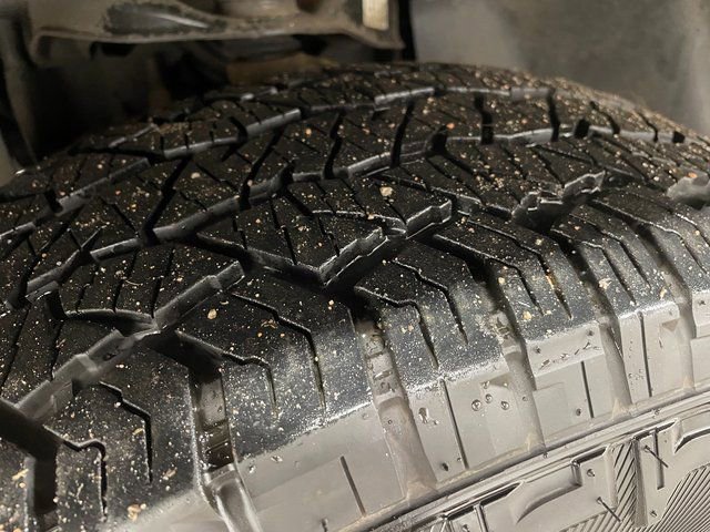 Used 2022 Nissan Frontier PRO-4X image 8