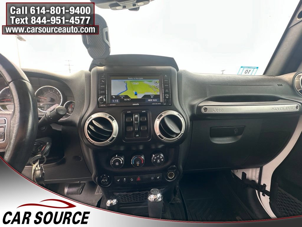 Used 2017 Jeep Wrangler Unlimited Sahara w/ Connectivity Group AWD/4WD image 16