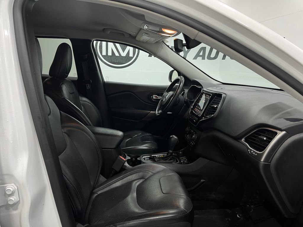 Used 2019 Jeep Cherokee Limited image 31