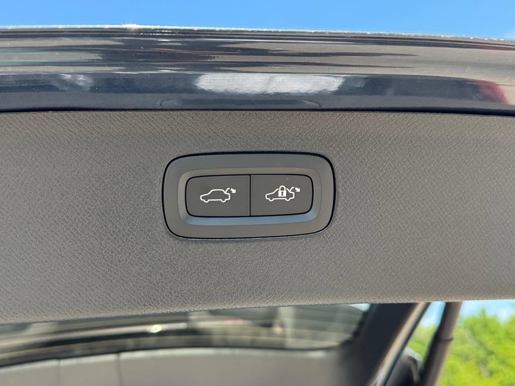 New 2026 Volvo XC90 T8 Plus w/ Protection Package AWD/4WD image 6