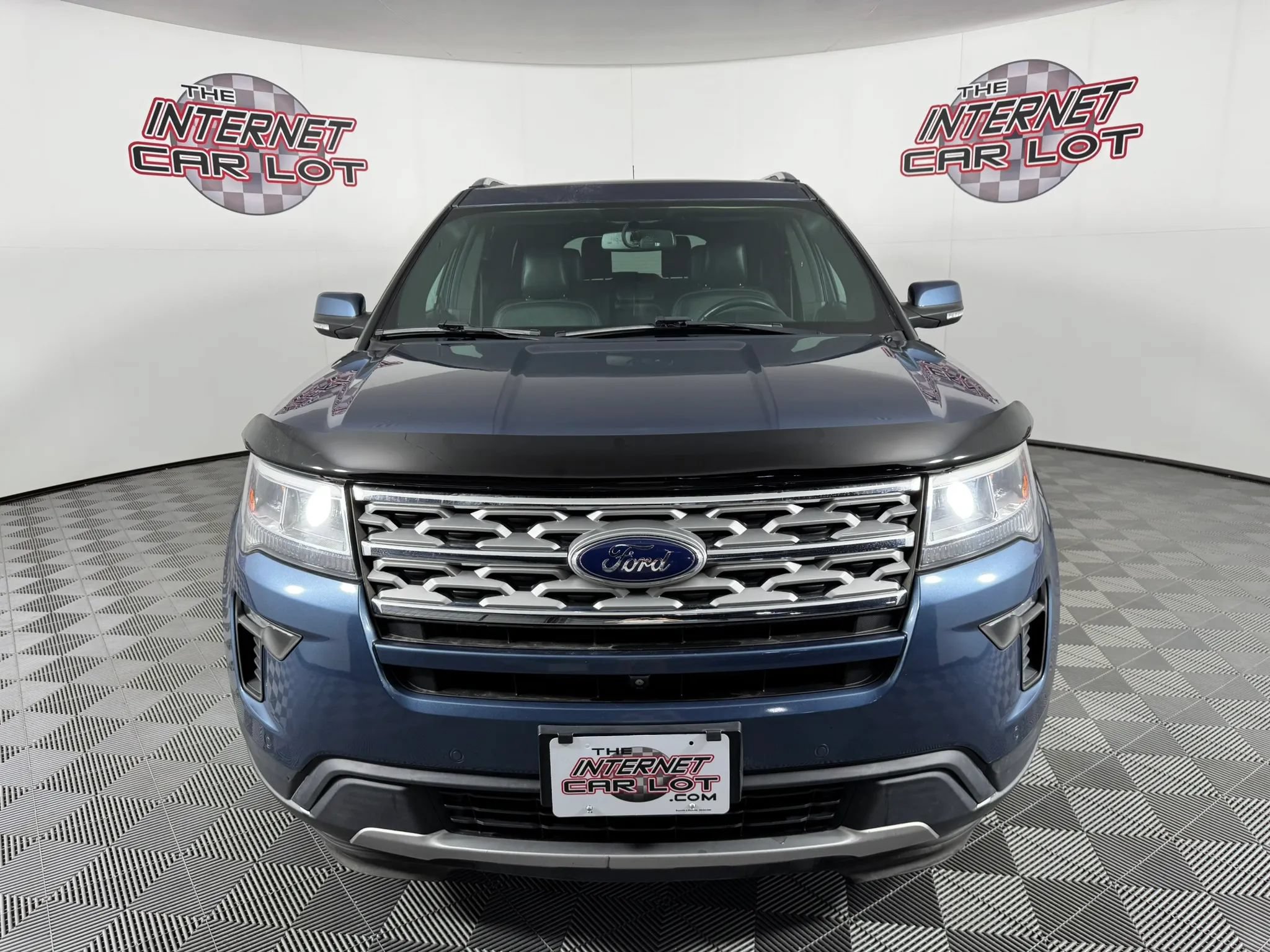 Used 2019 Ford Explorer Limited w/ Class III Trailer Tow Package AWD/4WD image 2