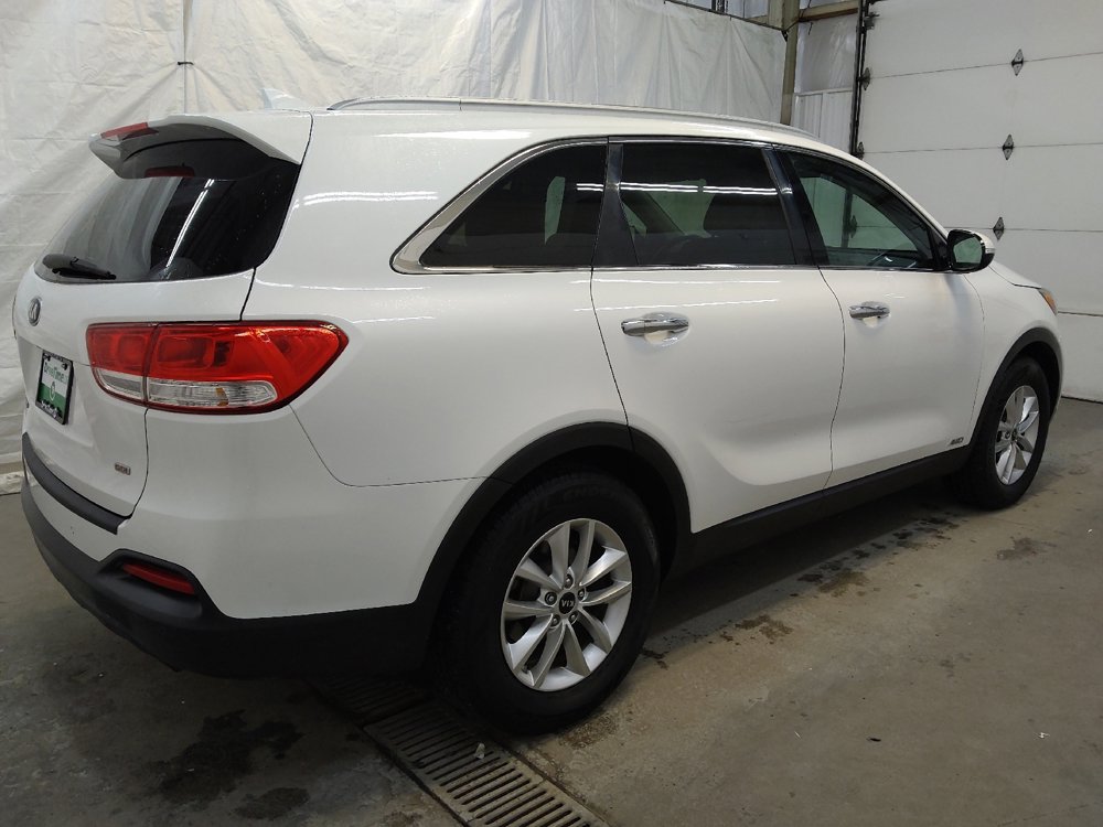 Used 2016 Kia Sorento LX w/ LX Convenience Package image 10