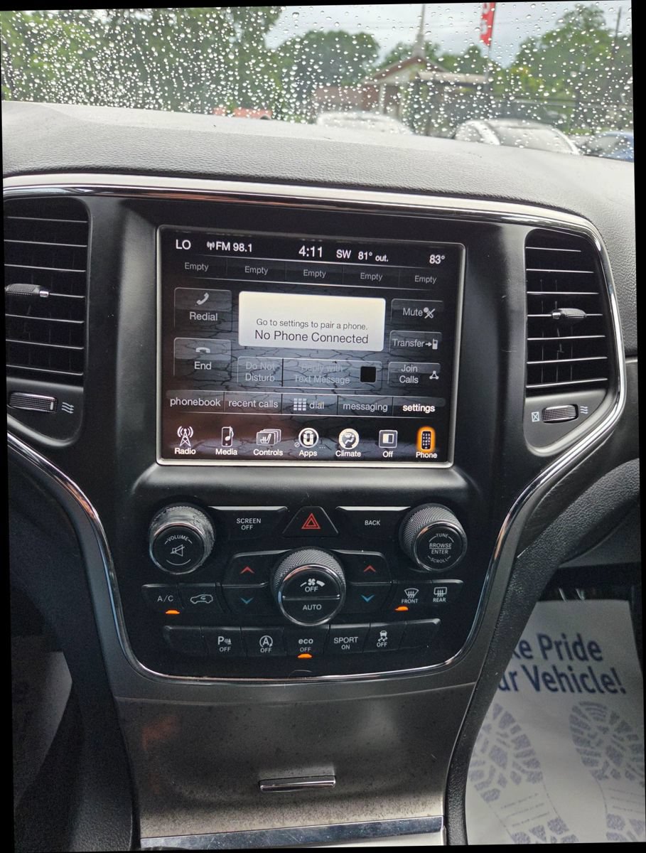 Used 2017 Jeep Grand Cherokee Altitude RWD image 19