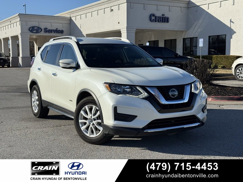 Used 2019 Nissan Rogue SV image 1