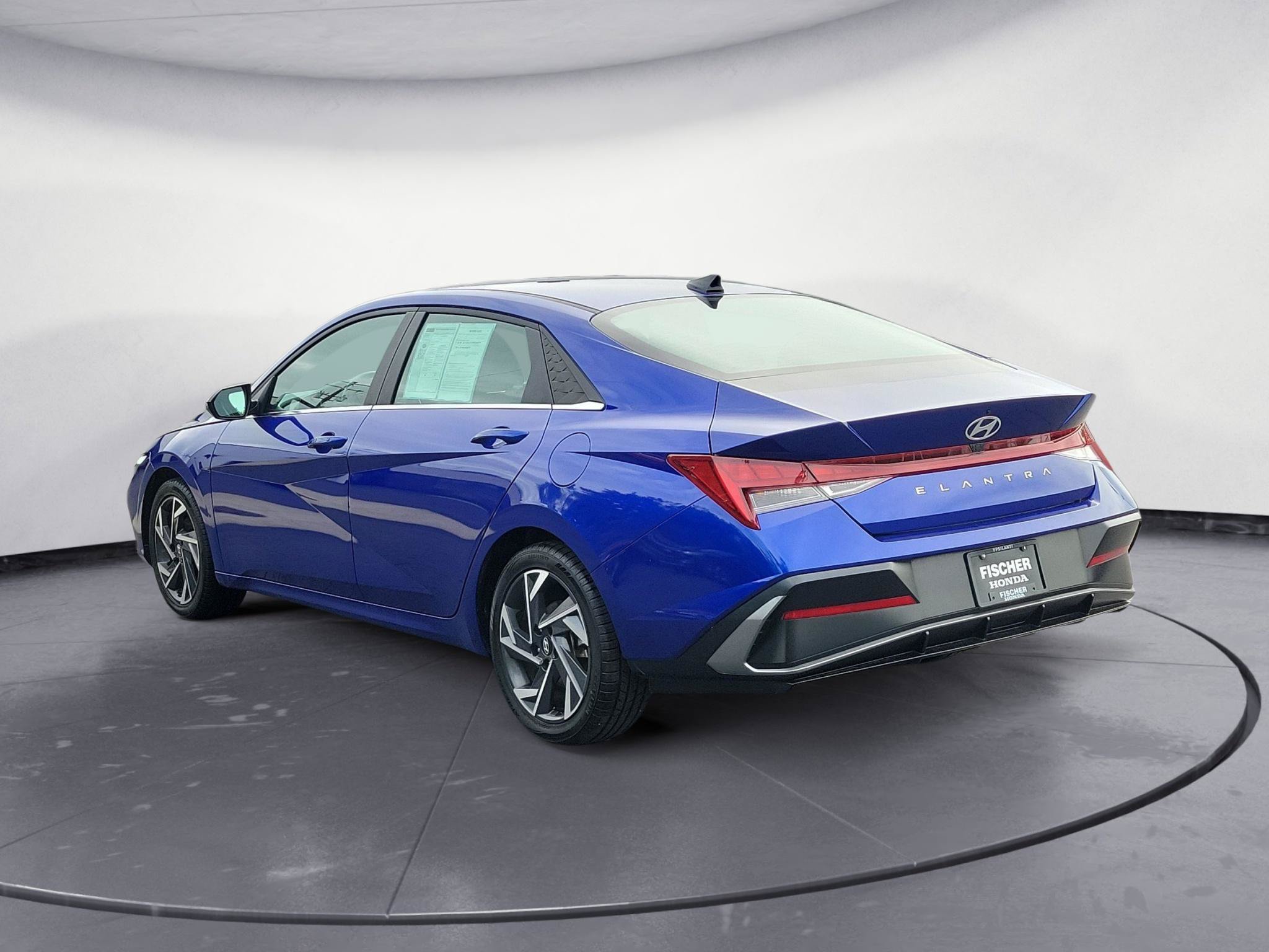 Used 2025 Hyundai Elantra SEL FWD image 4
