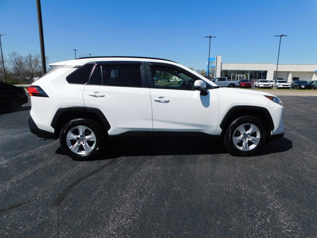 Used 2019 Toyota RAV4 XLE w/ Convenience Package image 2