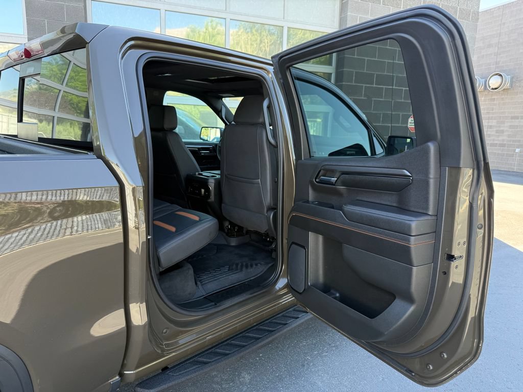 Used 2023 GMC Sierra 1500 AT4 w/ Technology Package AWD/4WD image 39