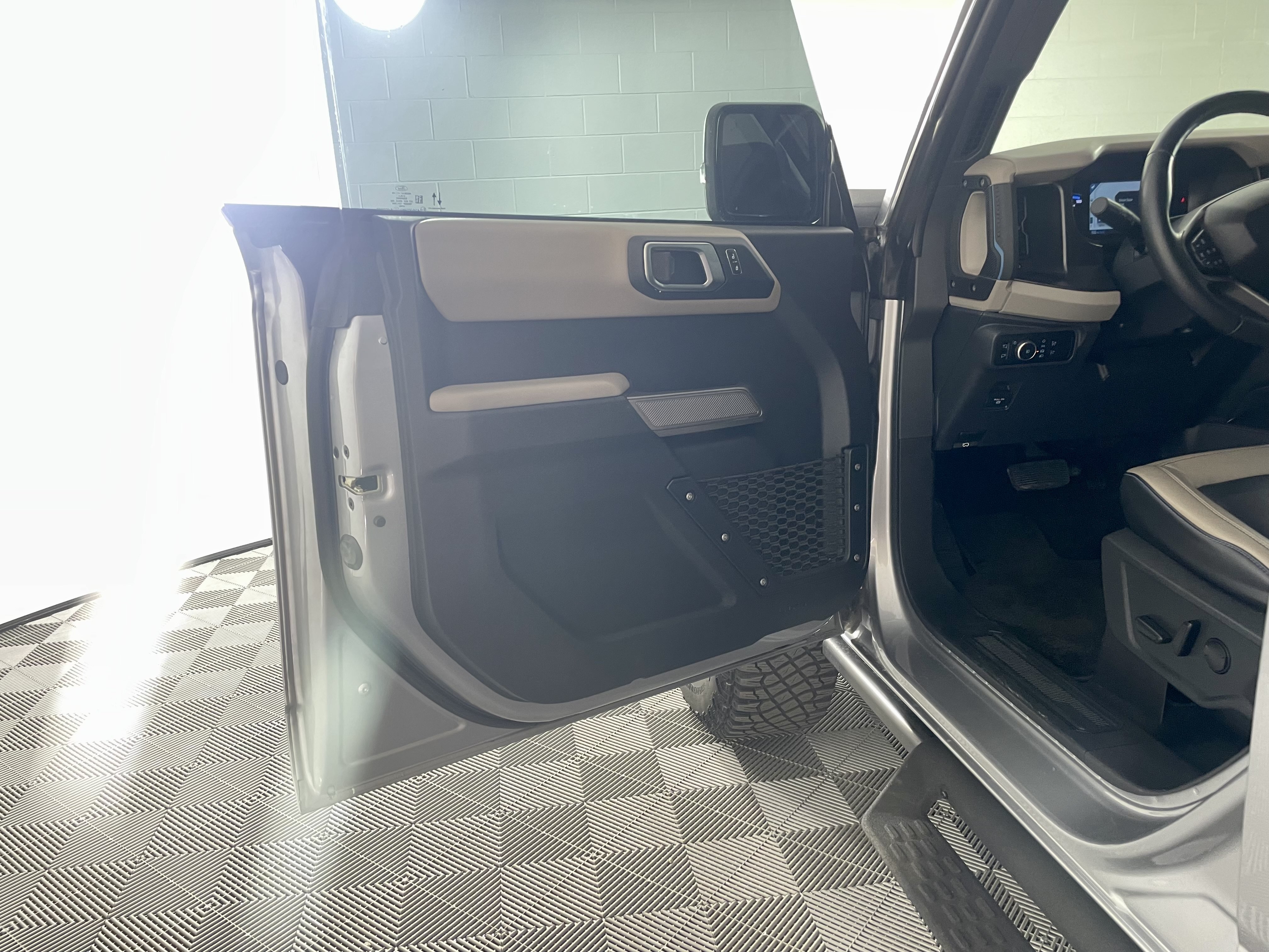 Used 2023 Ford Bronco Wildtrak AWD/4WD image 12