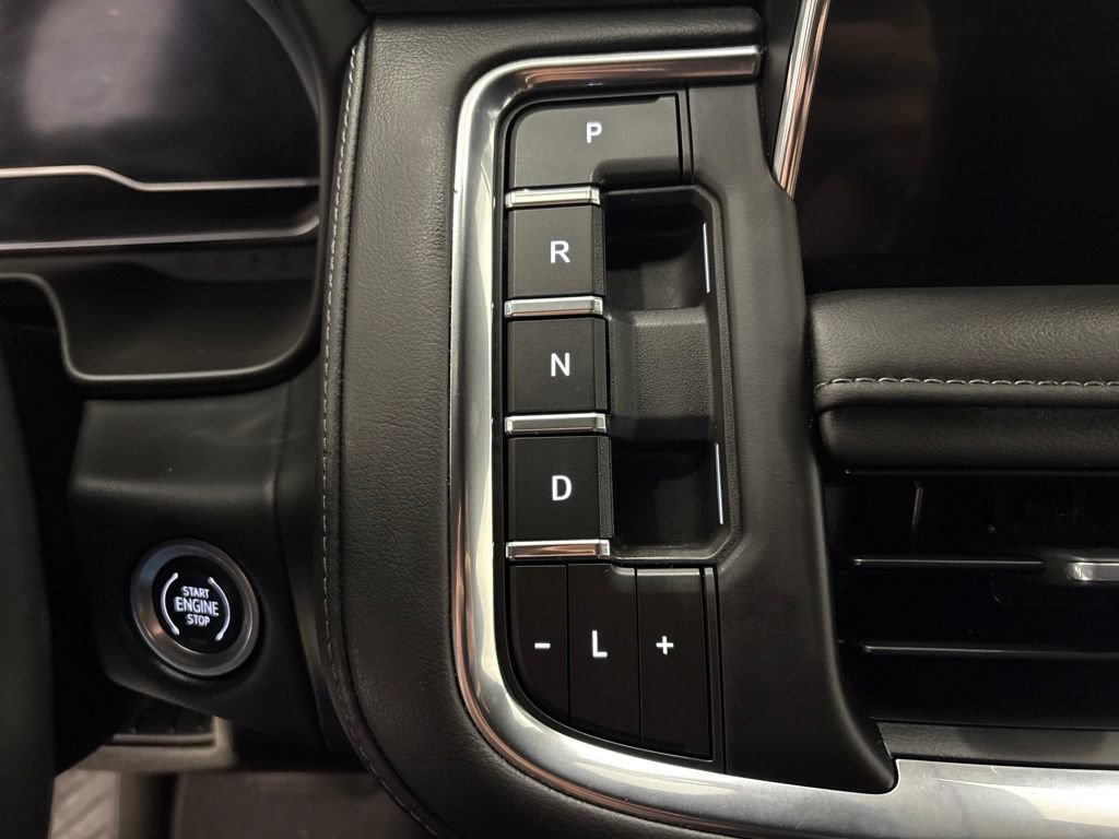 Used 2024 Chevrolet Suburban Z71 w/ Luxury Package AWD/4WD image 20