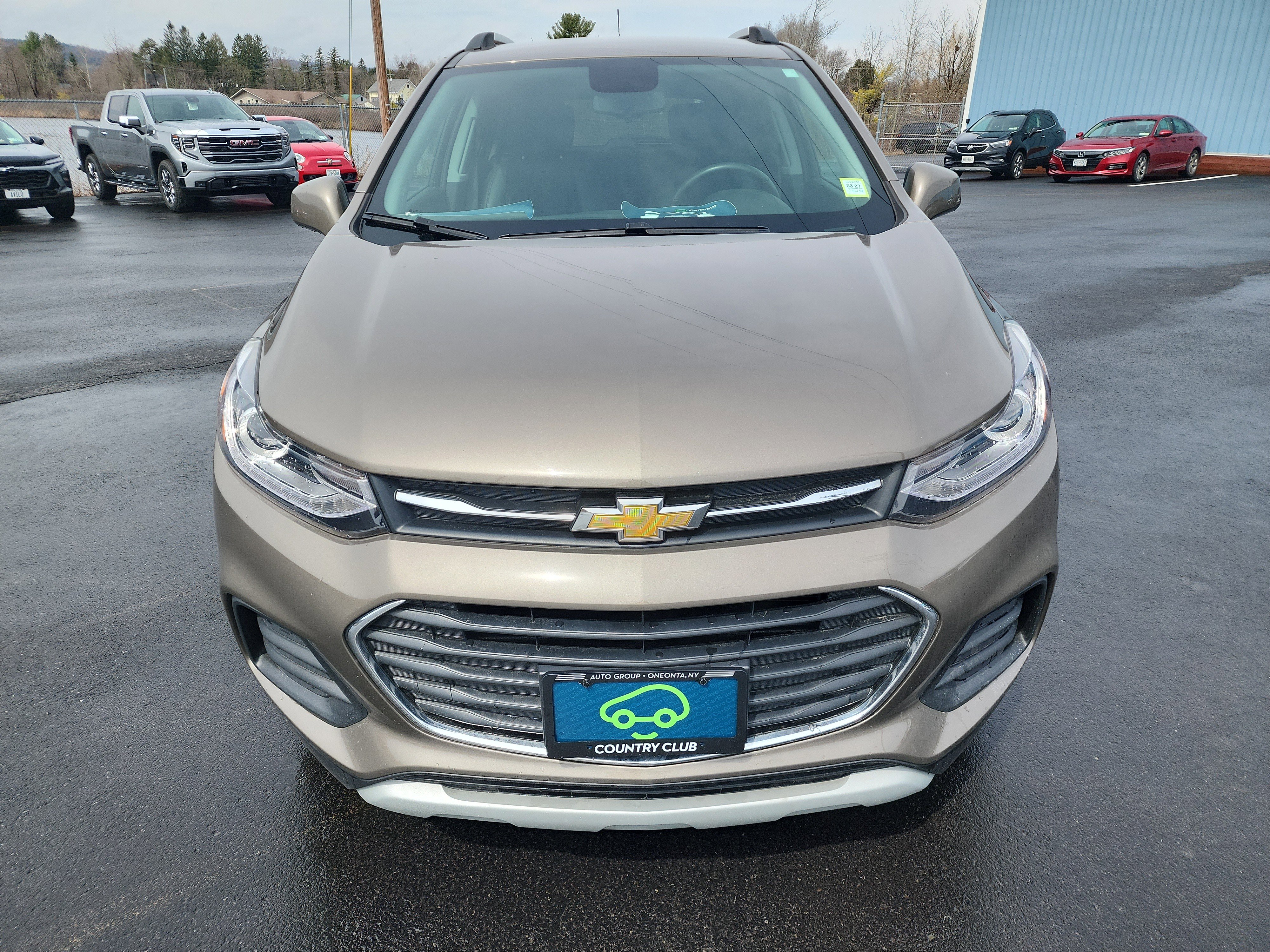 Used 2021 Chevrolet Trax LT w/ LT Convenience Package image 3