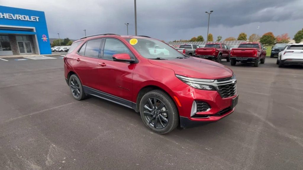 Used 2023 Chevrolet Equinox RS AWD/4WD image 2