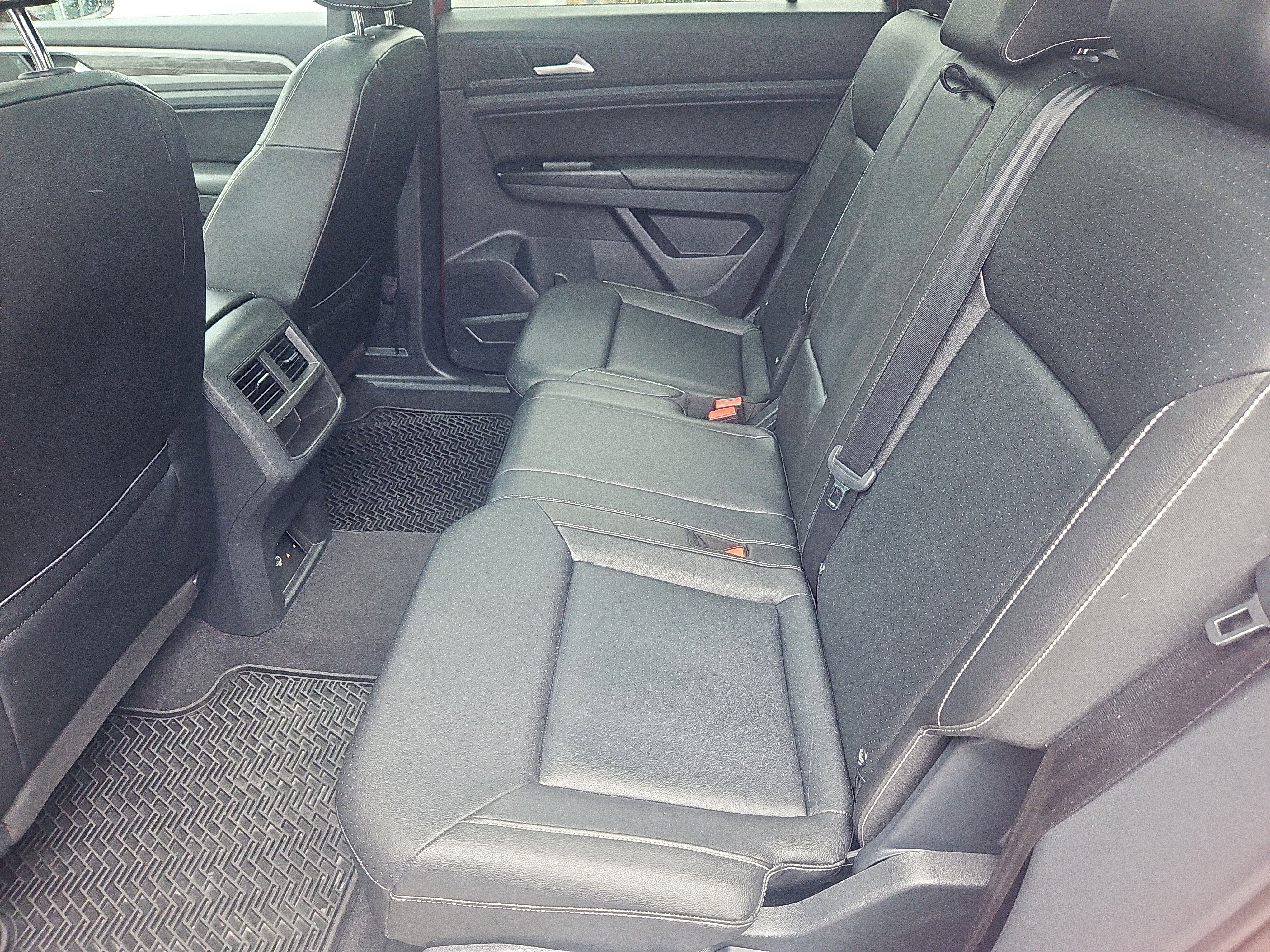 Certified 2020 Volkswagen Atlas Cross Sport SE w/ Panoramic Sunroof Package image 33