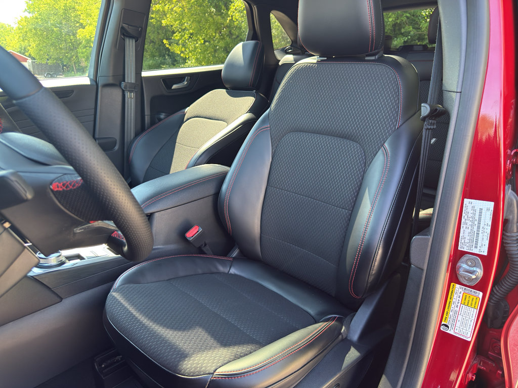 Used 2024 Ford Escape ST-Line w/ Tech Pack #1 AWD/4WD image 24