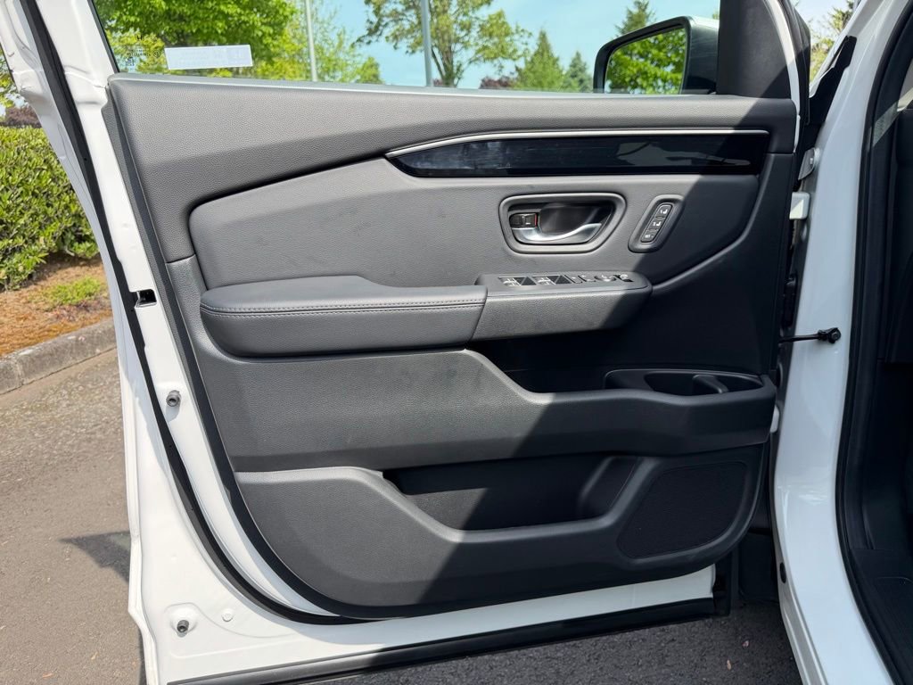 Certified 2025 Honda Pilot EX-L image 11