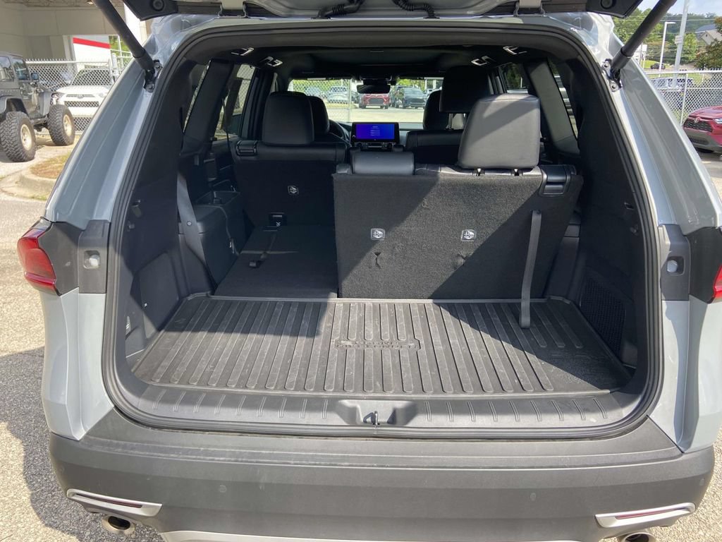 Used 2026 Toyota Grand Highlander AWD Hybrid image 10