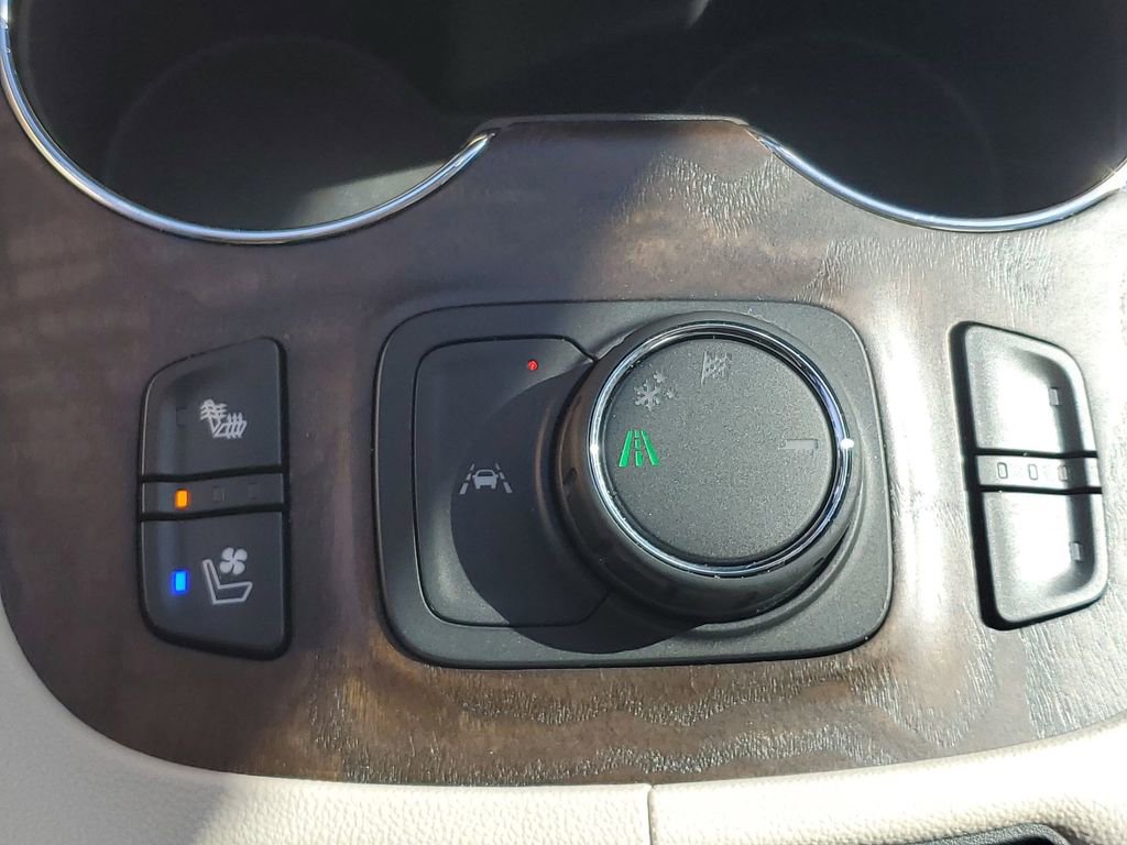 Used 2021 GMC Acadia Denali w/ Denali Technology Package image 33