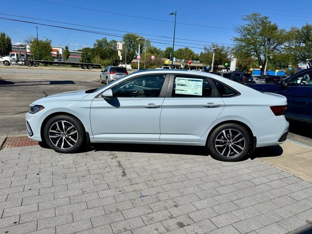 New 2026 Volkswagen Jetta SE image 4