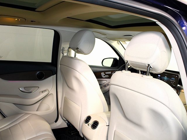 Used 2021 Mercedes-Benz GLC 300 4MATIC image 28