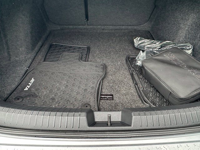 Used 2023 Volkswagen Jetta SE FWD image 16