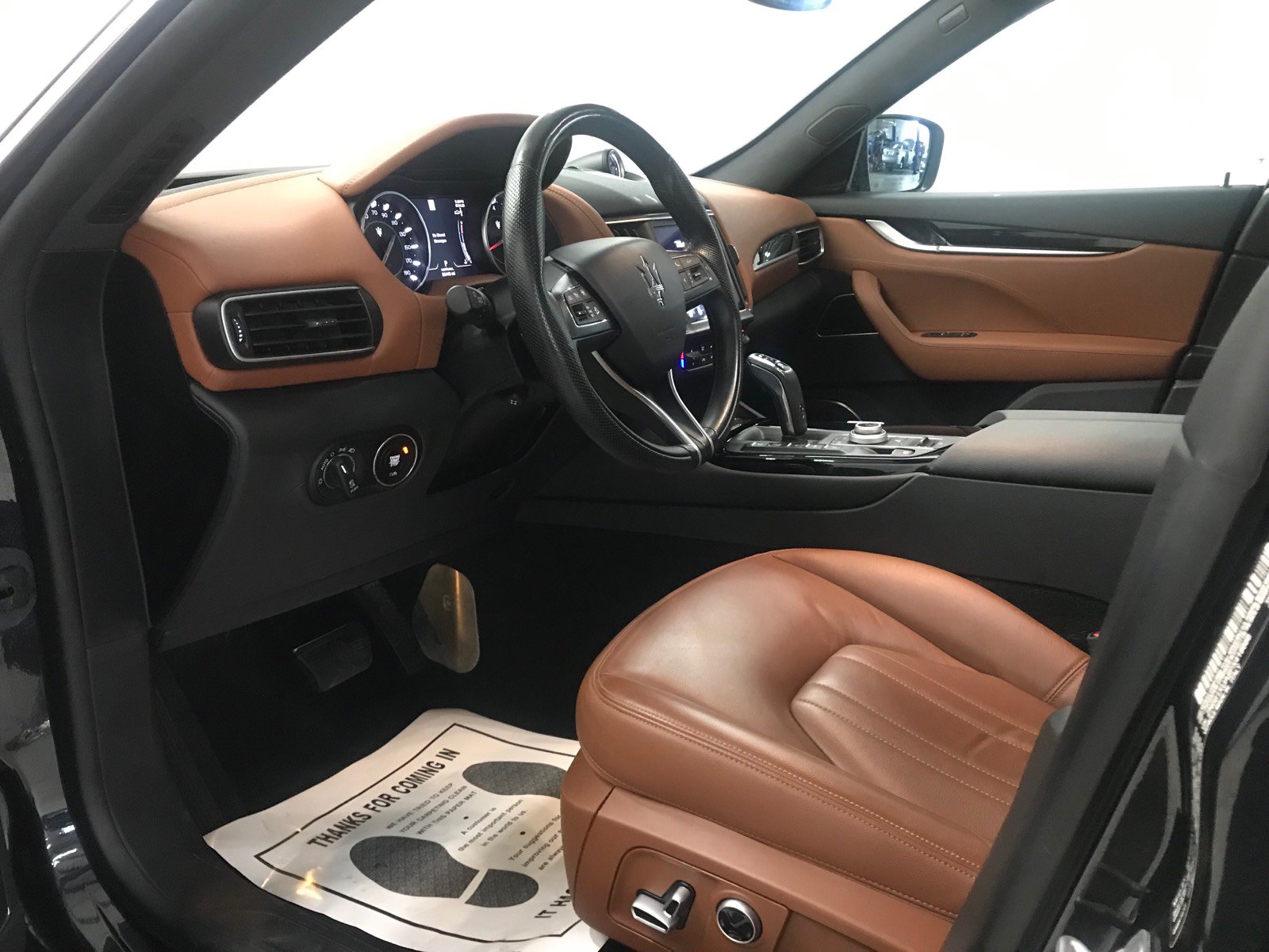 Used 2023 Maserati Levante GT AWD/4WD image 9