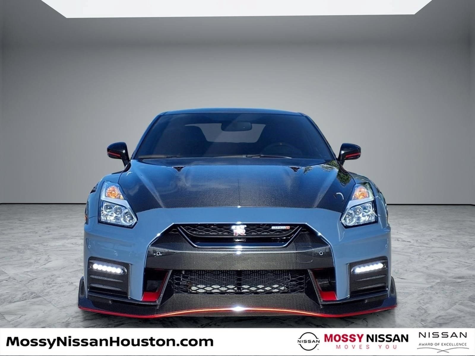 Used 2021 Nissan GT-R NISMO AWD/4WD image 3