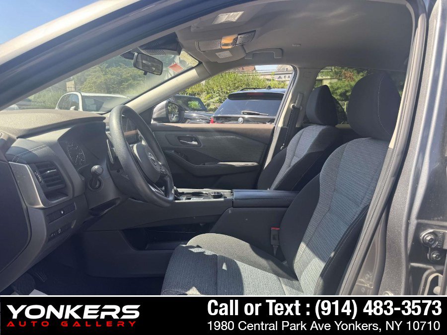 Used 2023 Nissan Rogue SV AWD/4WD image 12