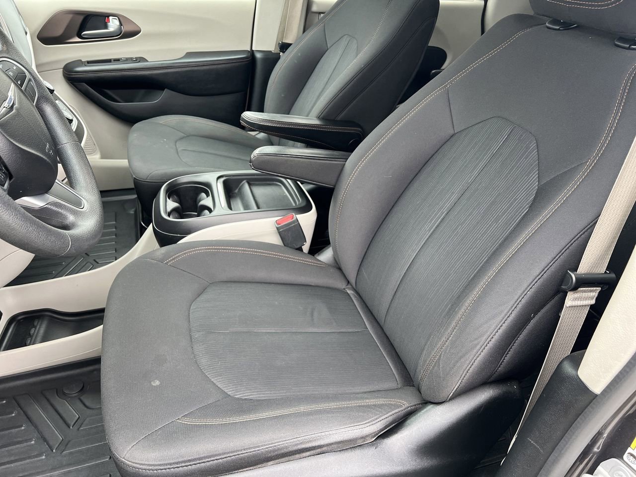 Used 2018 Chrysler Pacifica Touring Plus w/ Tire & Wheel Group image 21