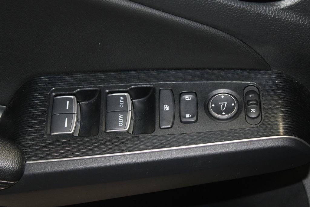 Used 2023 Honda Civic Touring image 9